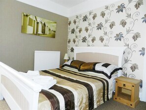 Chambre Double, salle de bains attenante