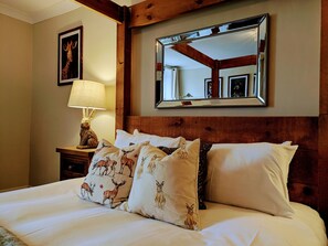 双人房, 独立浴室 (The Four Poster Room)