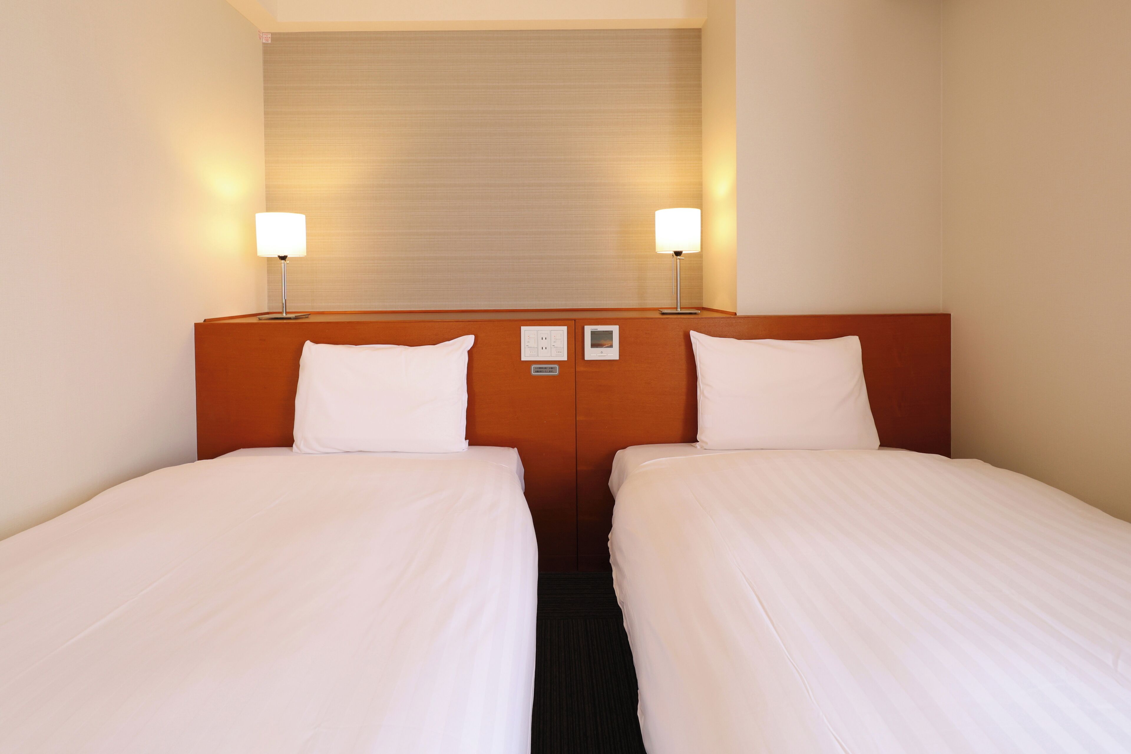 禁煙ツインルーム(15sqm) | 羽毛の掛け布団、デスク、防音設備、アイロン / アイロン台