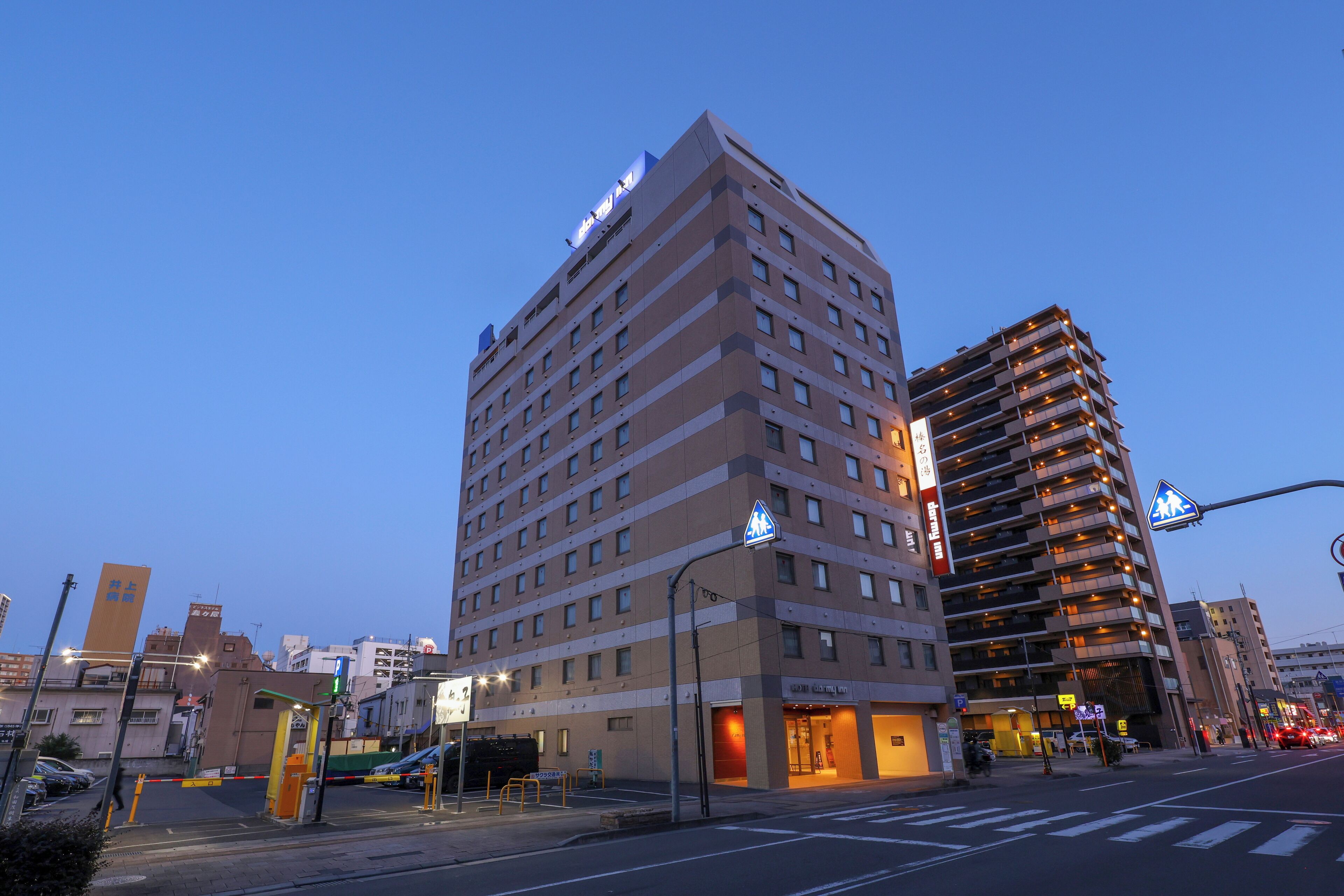 Fasade – kveld/natt