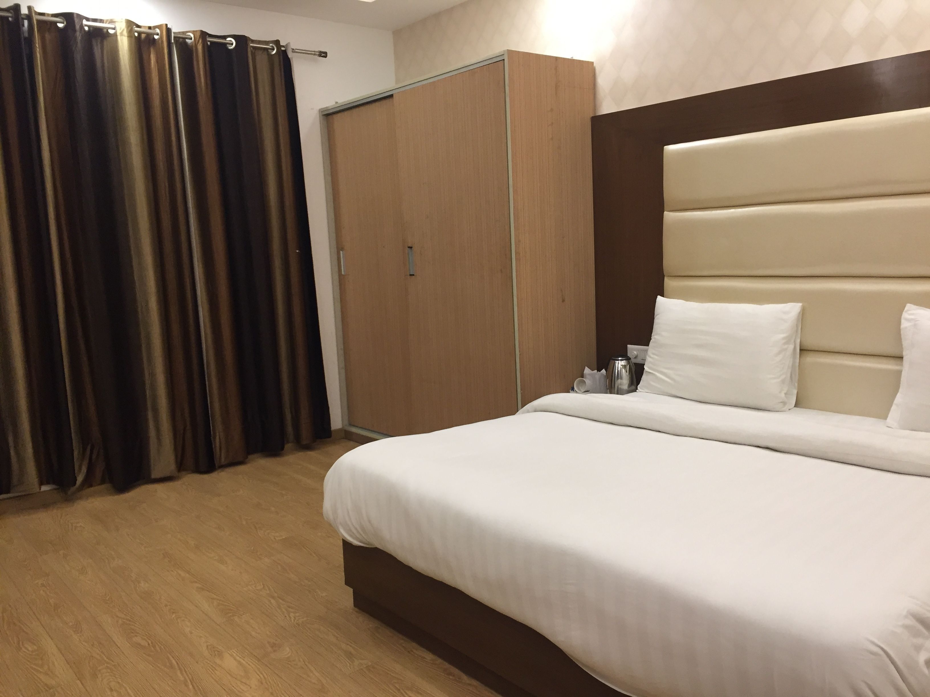 Premium bedding, pillowtop beds, minibar, cribs/infant beds