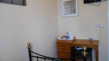 Single Room, Ensuite (1st Floor Rear) | Free WiFi