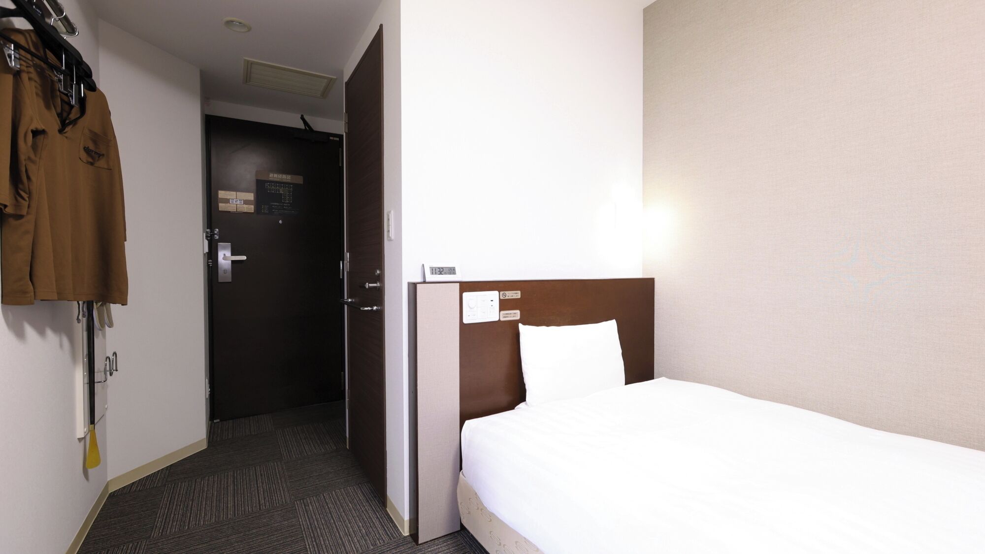 Premium bedding, down comforters, desk, laptop workspace