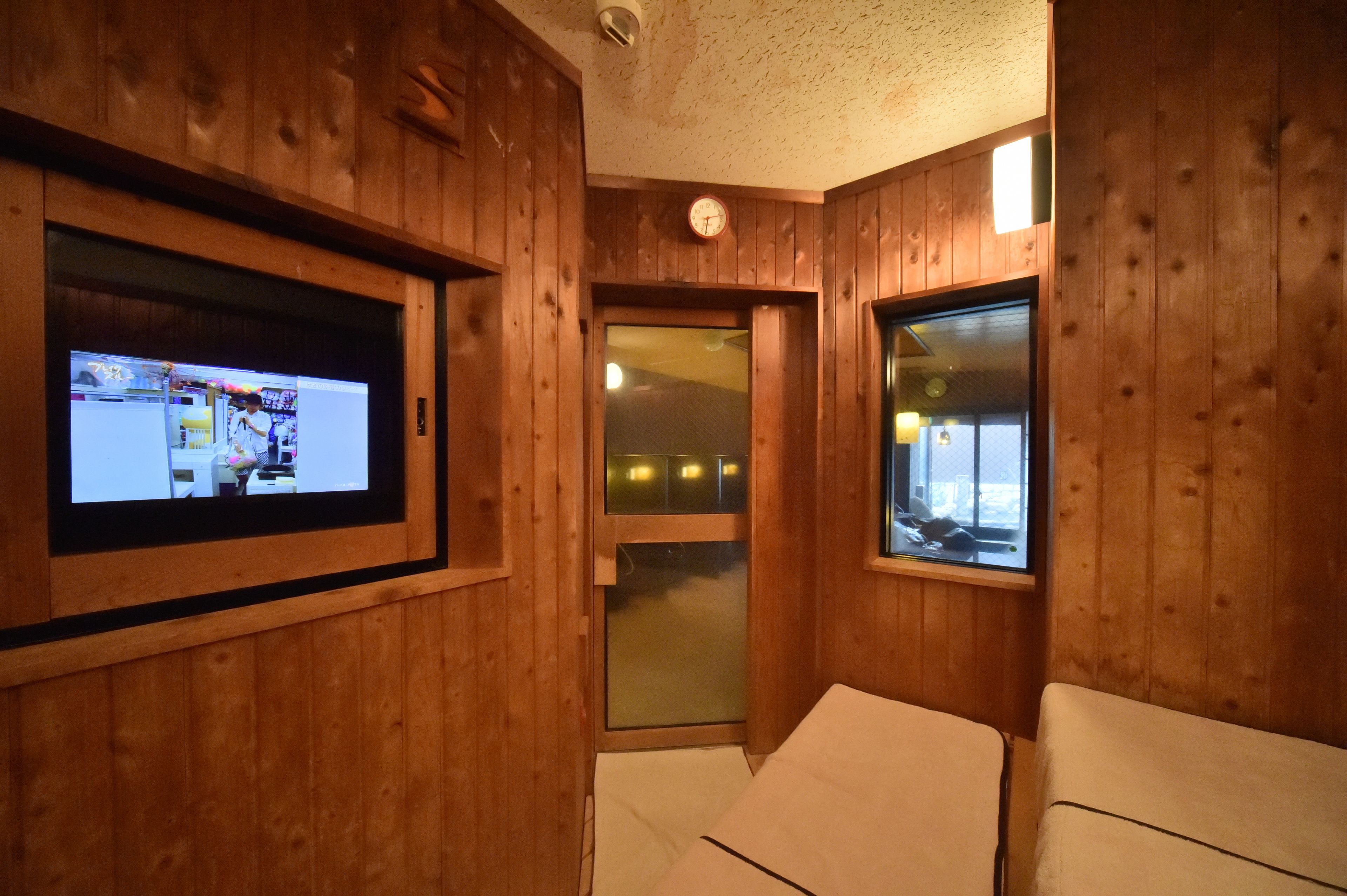 sauna, hot springs/mineral springs