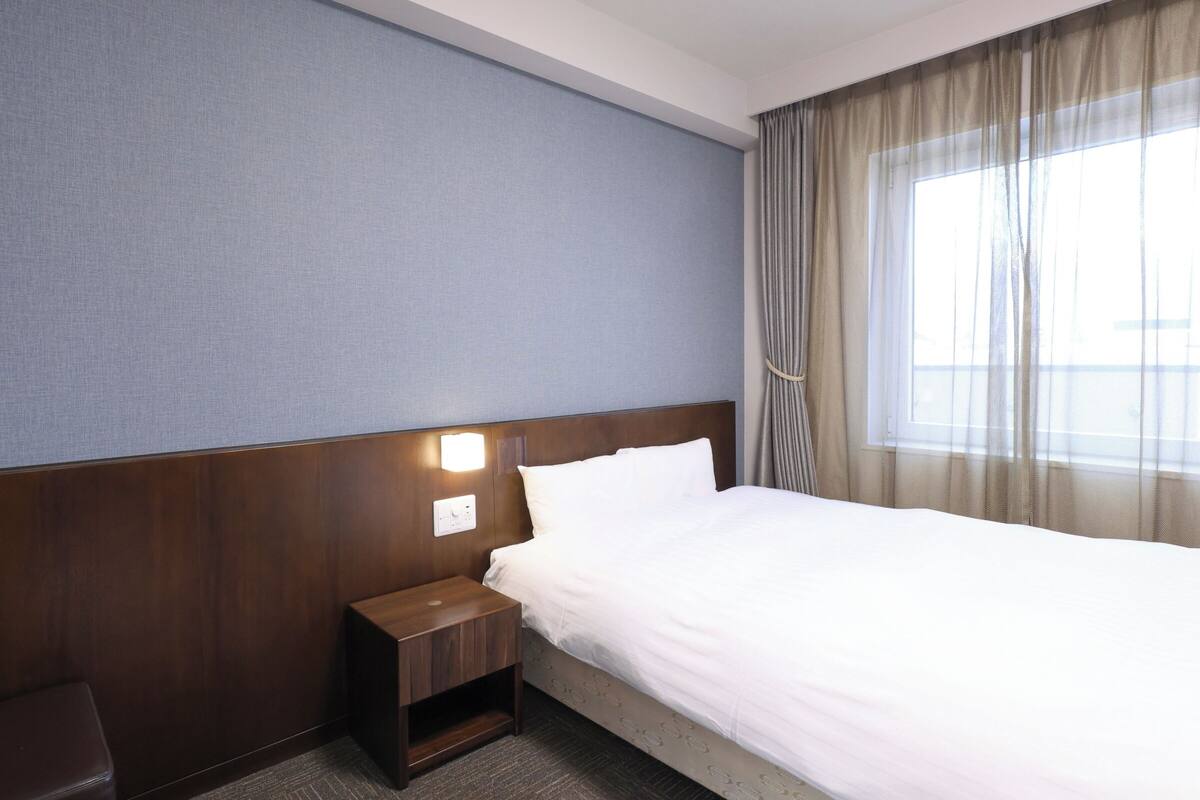 1 bedroom, down duvets, blackout curtains, free wifi