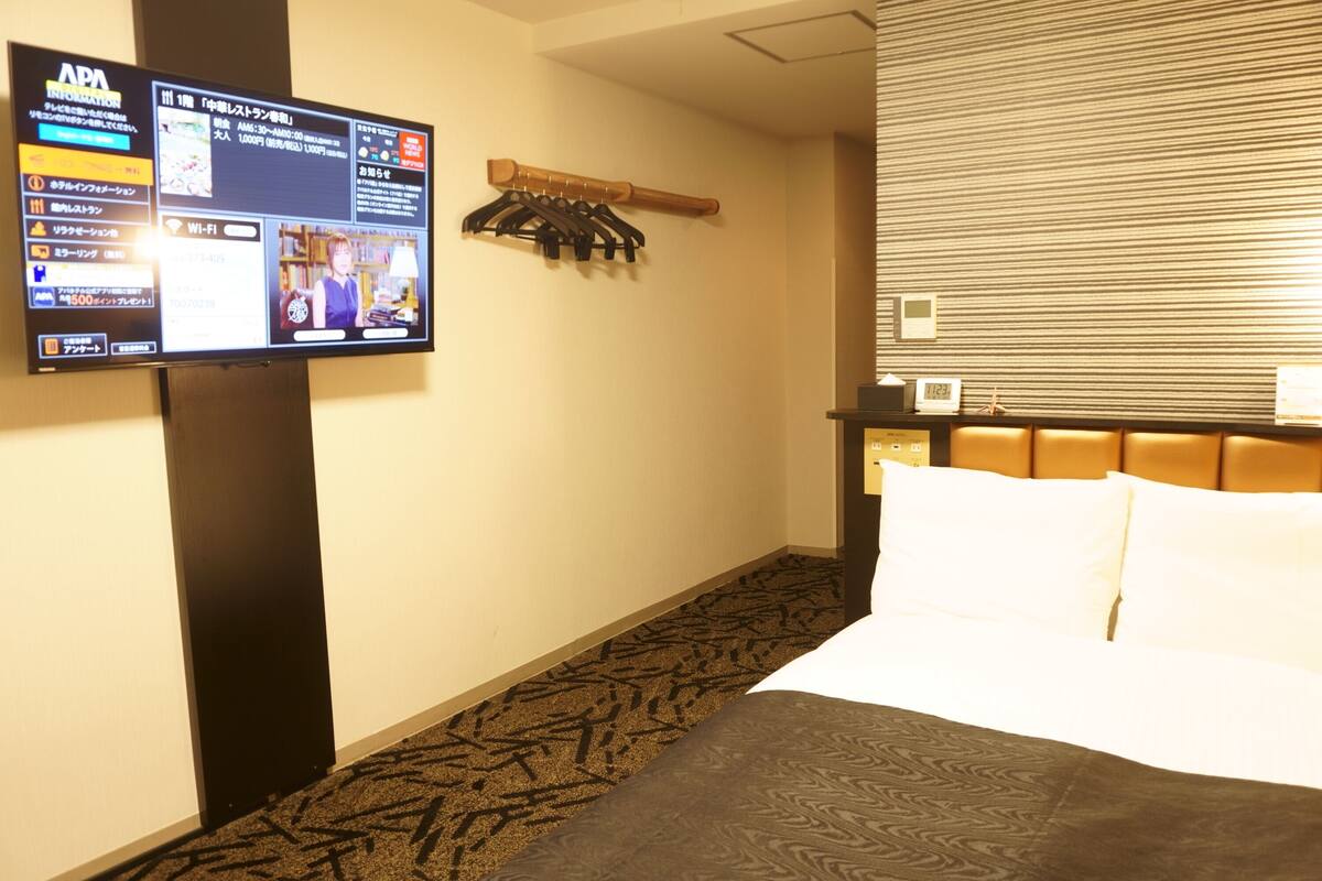 1 bedroom, desk, free wifi, bed sheets