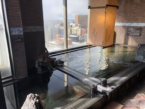 Indoor spa tub