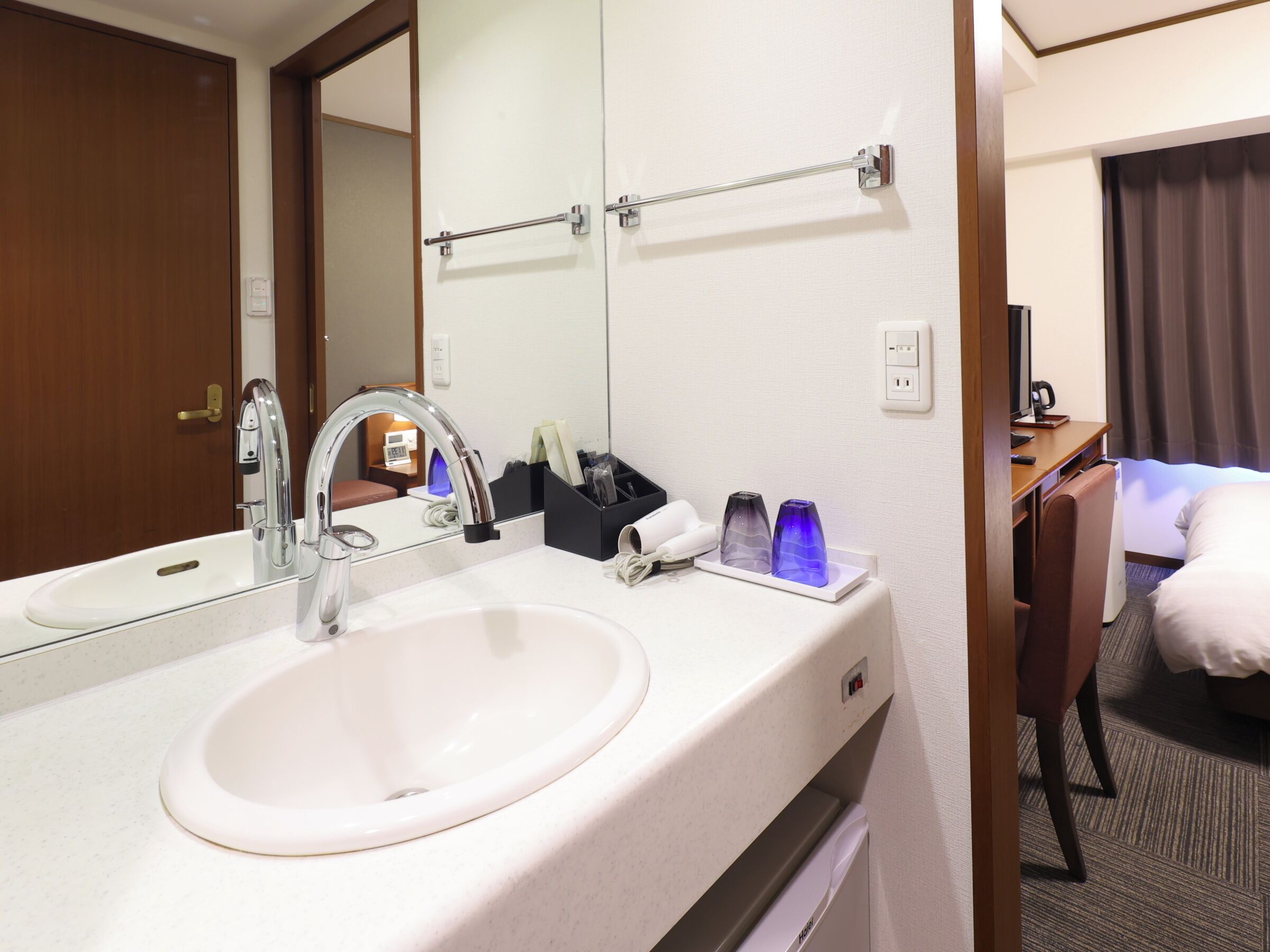 1 bedroom, premium bedding, soundproofing, free wifi