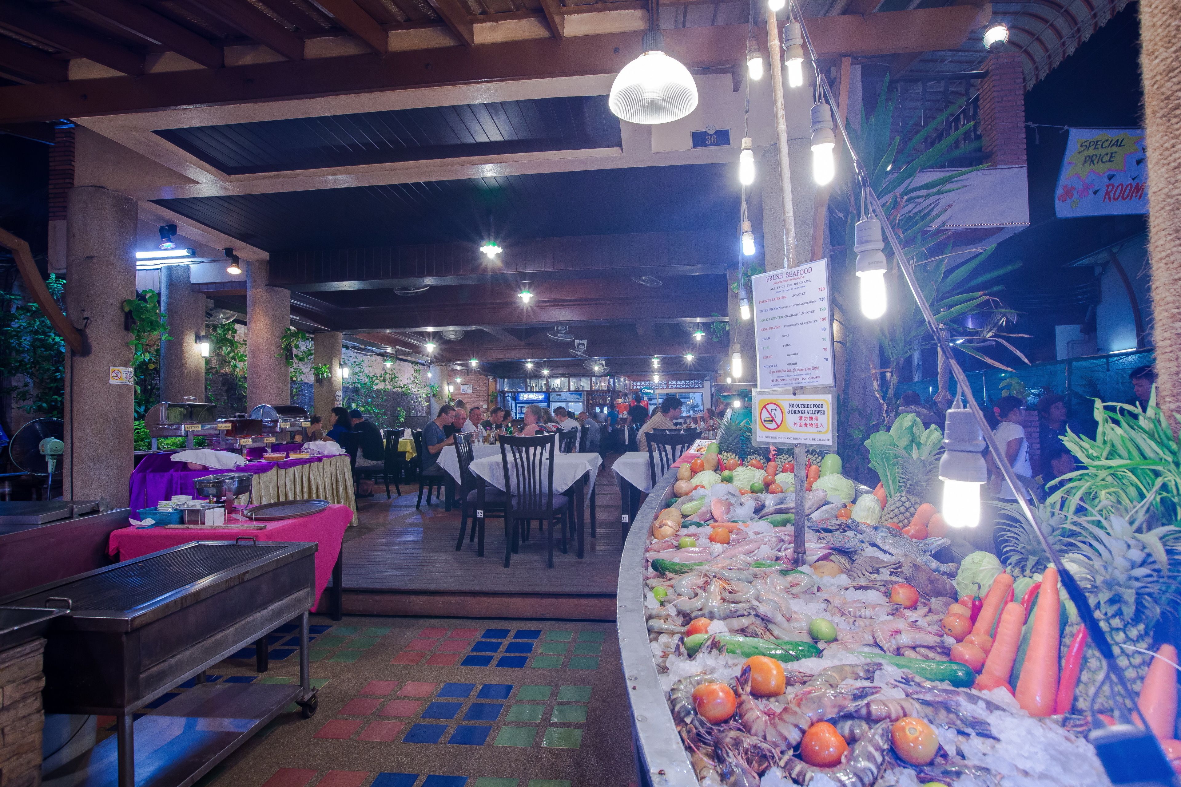 breakfast, lunch, dinner served; thai cuisine