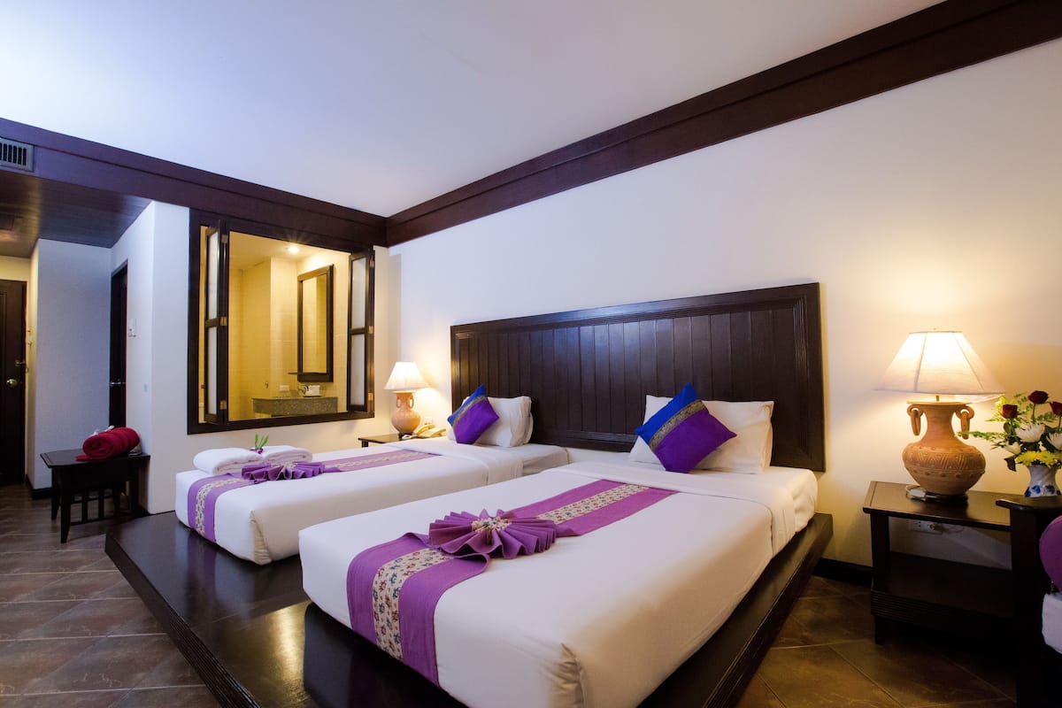 Minibar, in-room safe, desk, blackout curtains
