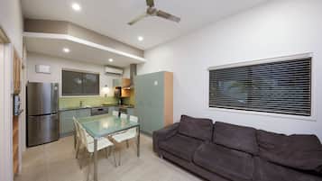 Cosmo Cabin | Iron/ironing board, free WiFi, bed sheets