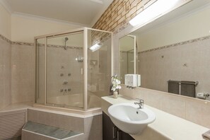 Shower, free toiletries, hair dryer, towels