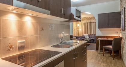 Highlander Motor Inn & Apartments