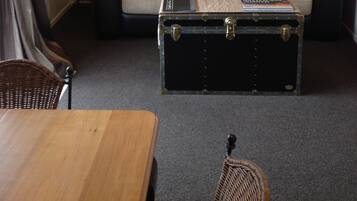 Cottage | Living area