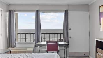 Basic Single Room, 1 King Bed | In-room safe, individually furnished, laptop workspace