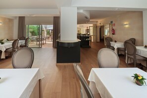 Dining - San Miguel Hotel (Mahón)