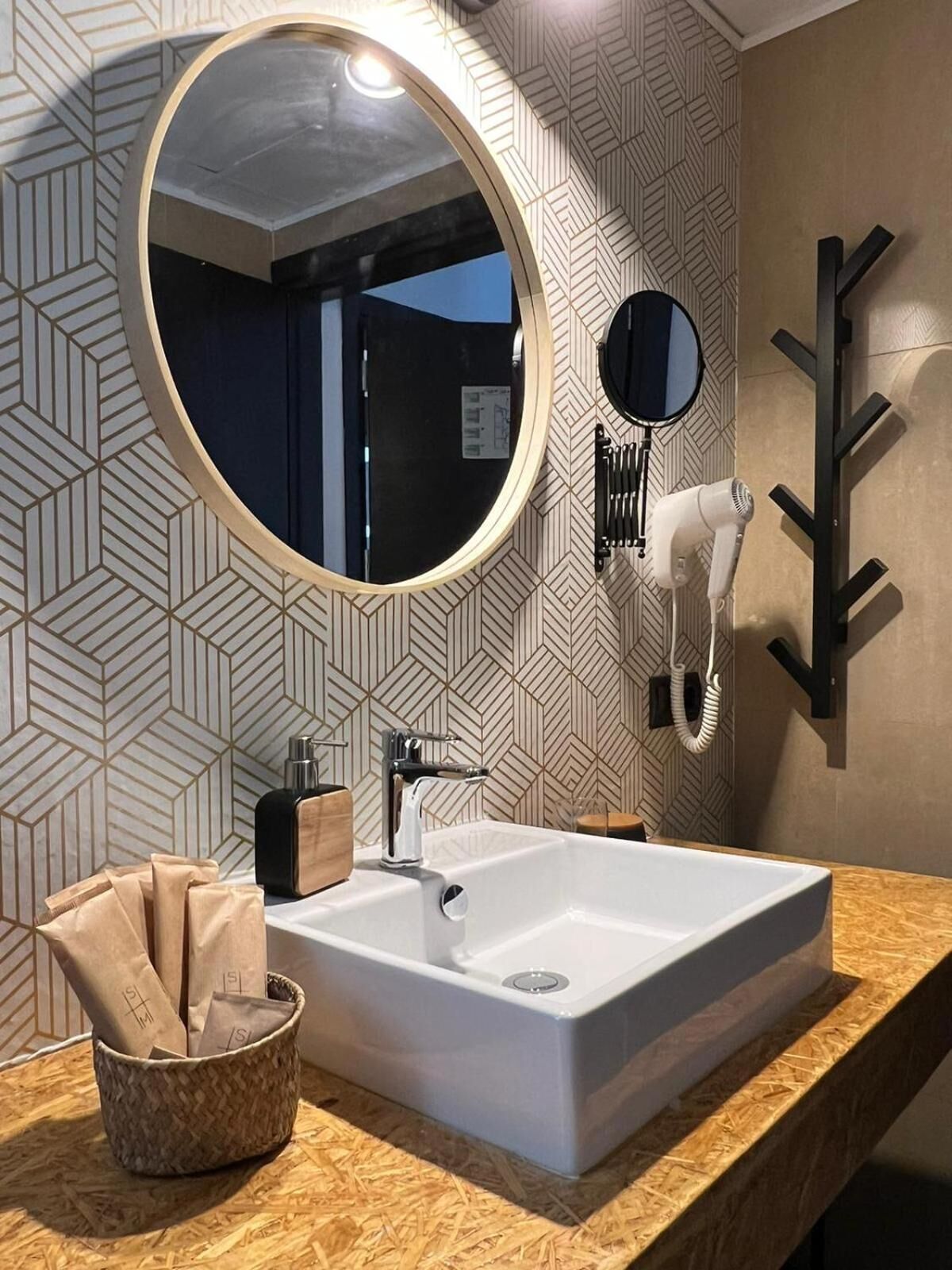 free toiletries, hair dryer, bidet, towels