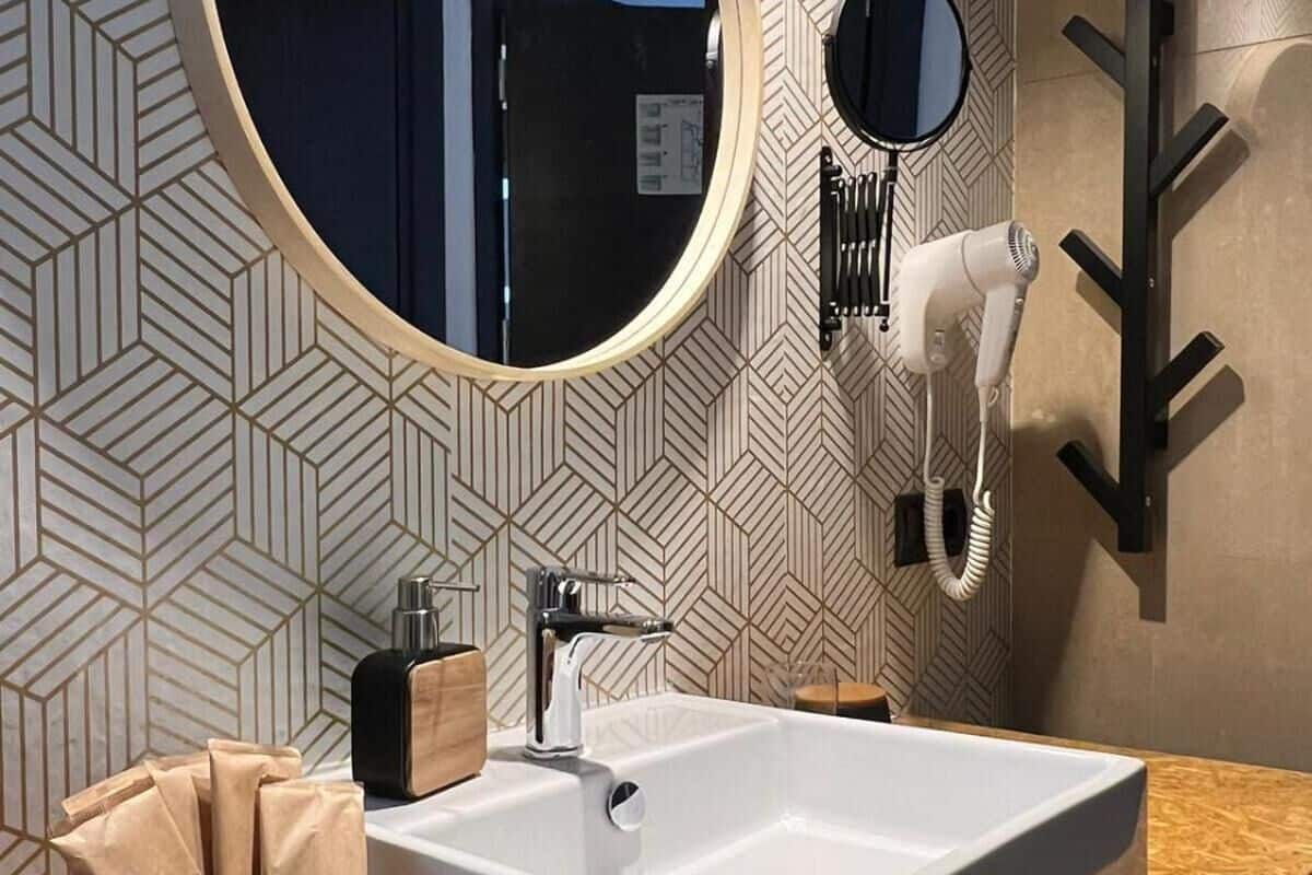 free toiletries, hair dryer, bidet, towels