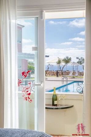 Double Room, Balcony, Sea View | Minibar, in-room safe, desk, laptop workspace - Hotel Sa Barrera - Adults Only (Alayor)