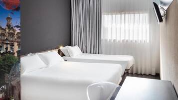 Family Room | Free cribs/infant beds, free WiFi