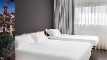 Family Room | Desk, iron/ironing board, free cribs/infant beds, free WiFi