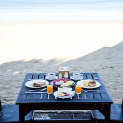 Daily buffet breakfast (THB 355 per person)