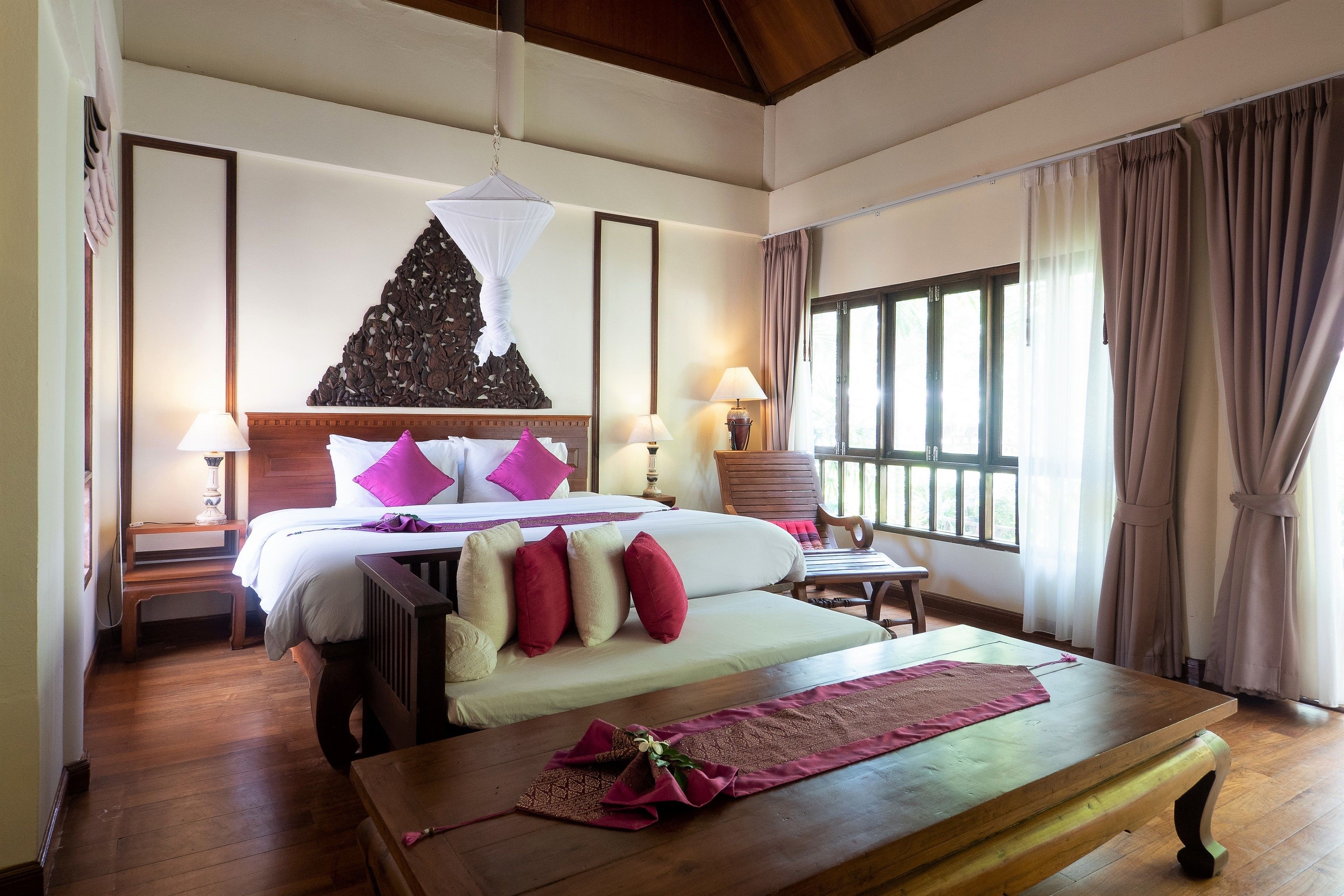 grand deluxe villa, 1 king bed, garden view, non smoking | 1 bedroom, in-room safe, desk, laptop workspace