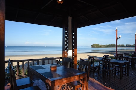 Desayuno buffet diario (THB 355 por persona)