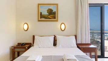Hypo-allergenic bedding, in-room safe, laptop workspace, soundproofing