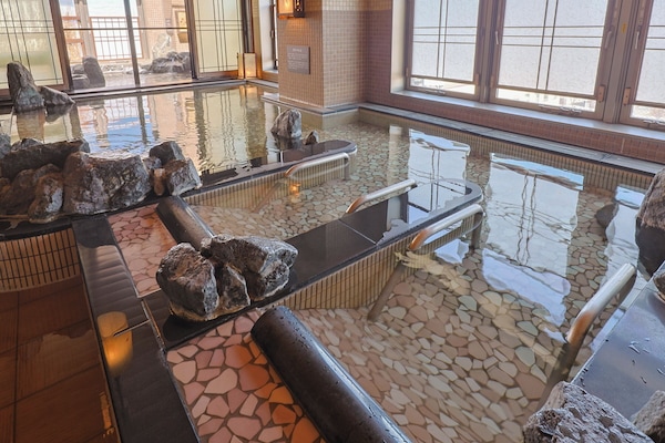 Indoor spa tub