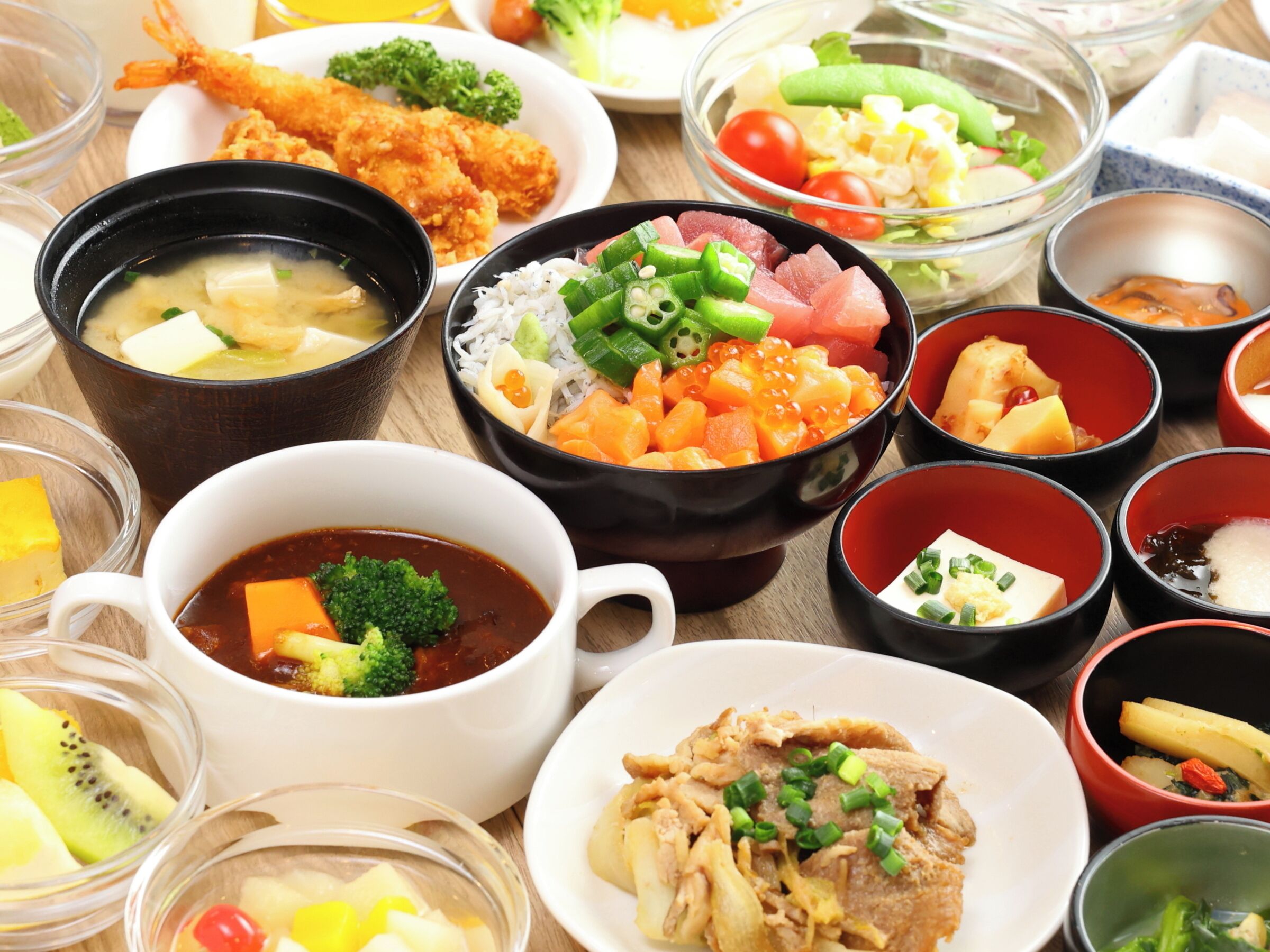 daily buffet breakfast (jpy 2500 per person)
