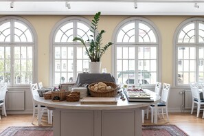 Desayuno buffet incluido todos los días 