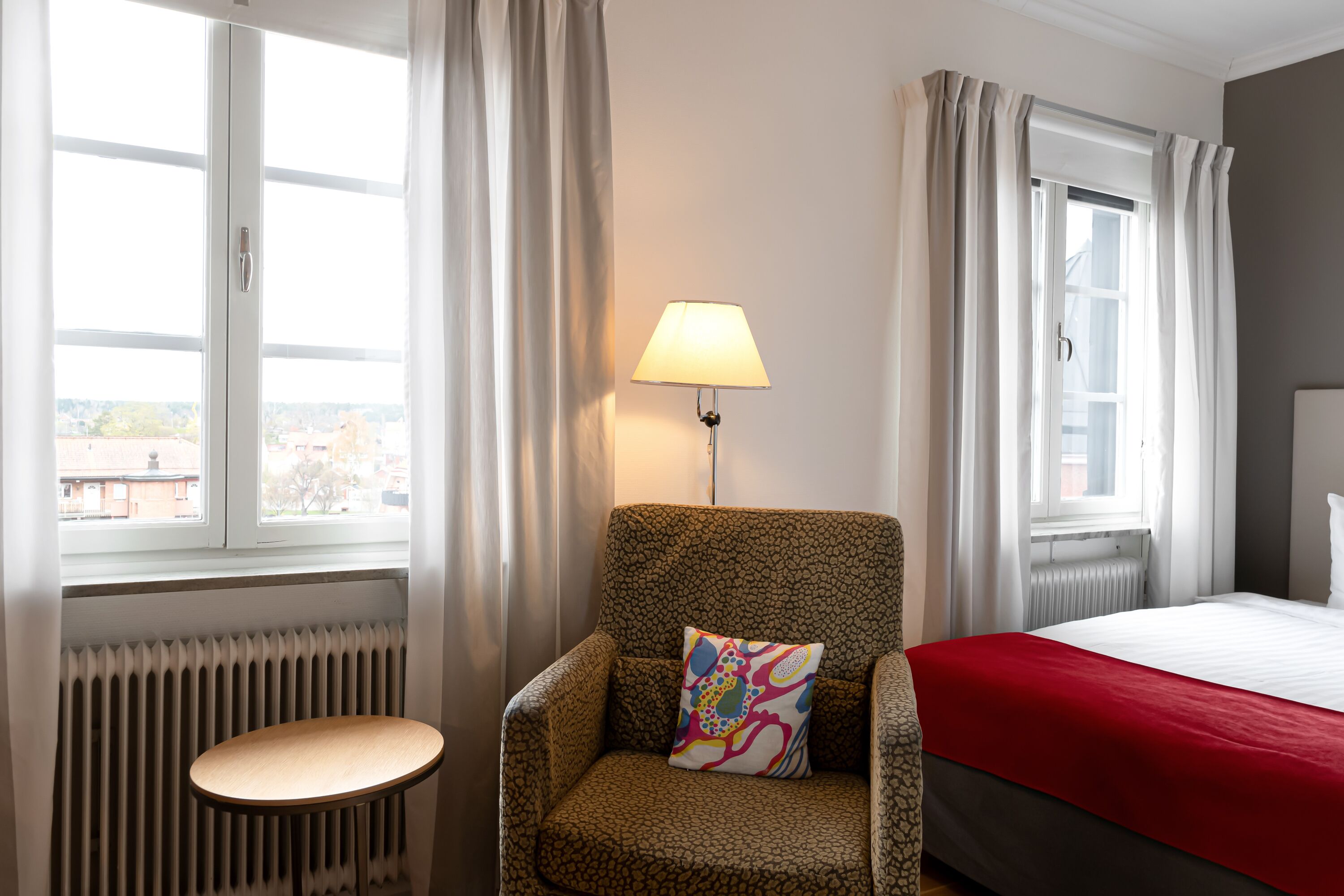 Standard enkelrum | Värdeförvaringsskåp på rummet, individuell inredning och unika möbler