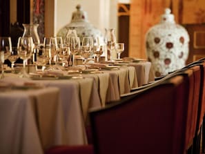2 Restaurants, Frühstück, Mittagessen, Abendessen, französische Küche