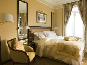 Classic Room, 1 King Bed | Premium bedding, minibar, in-room safe, desk - Royal Hotel Oran - MGallery Collection (Oran)