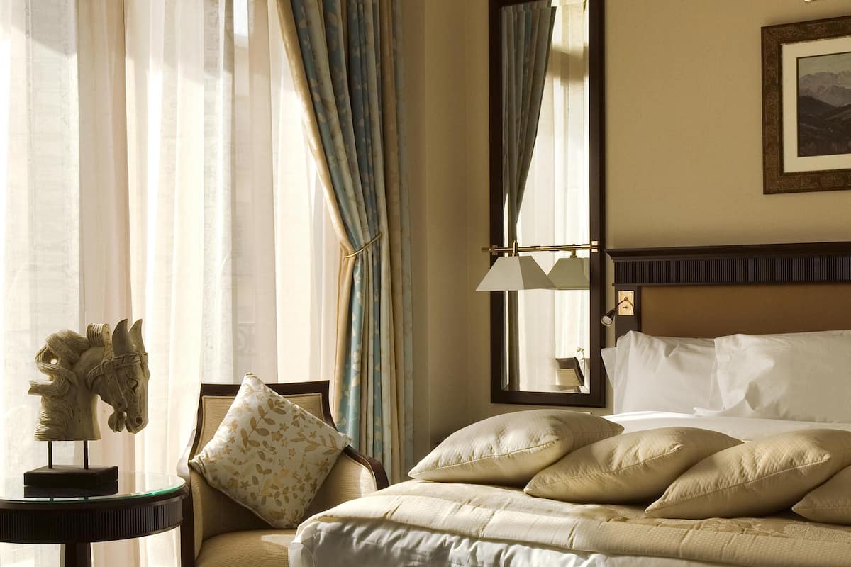 Premium bedding, minibar, in-room safe, desk
