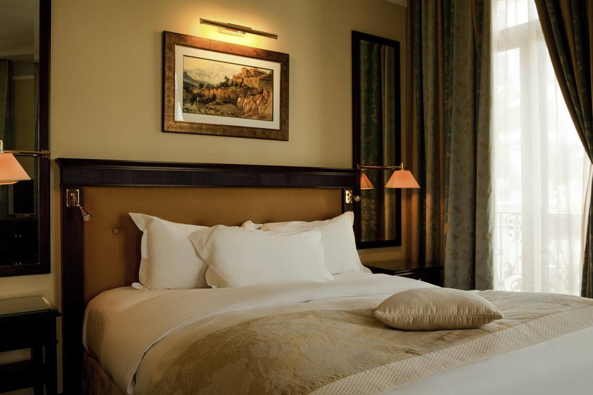 1 bedroom, premium bedding, minibar, in-room safe