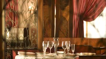 2 restaurants, breakfast, lunch, dinner served; French cuisine