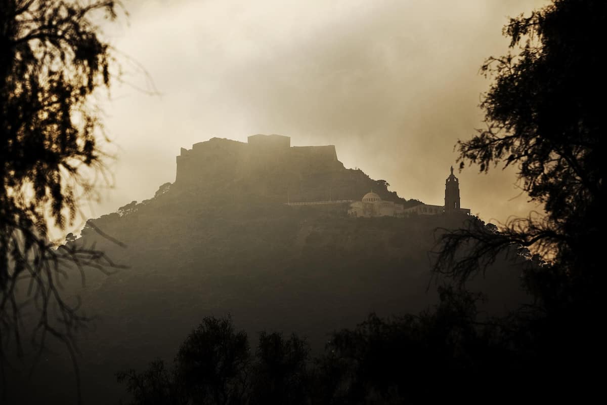 Quarto clássico, 2 camas Queen | 1 quarto, roupas de cama premium, frigobar, cofres nos quartos