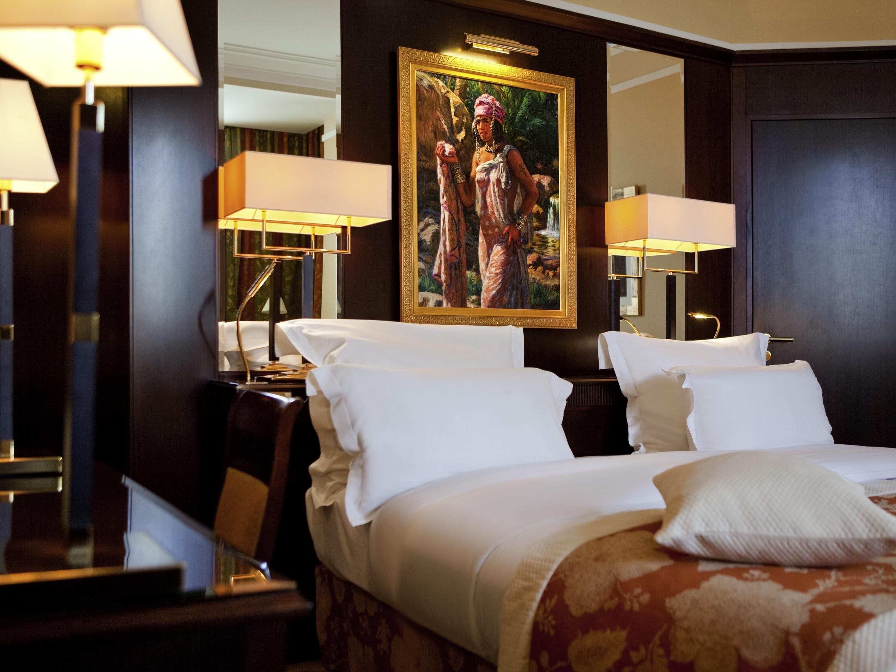 deluxe suite | 1 bedroom, premium bedding, minibar, in-room safe