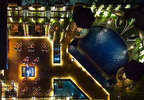 3 restaurants; breakfast, lunch and dinner served  - The Residency Towers Coimbatore (Coimbatore)