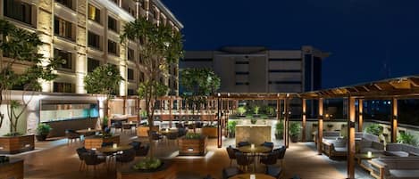 3 restaurants servant le petit déjeuner, spécialités Cuisine chinoise