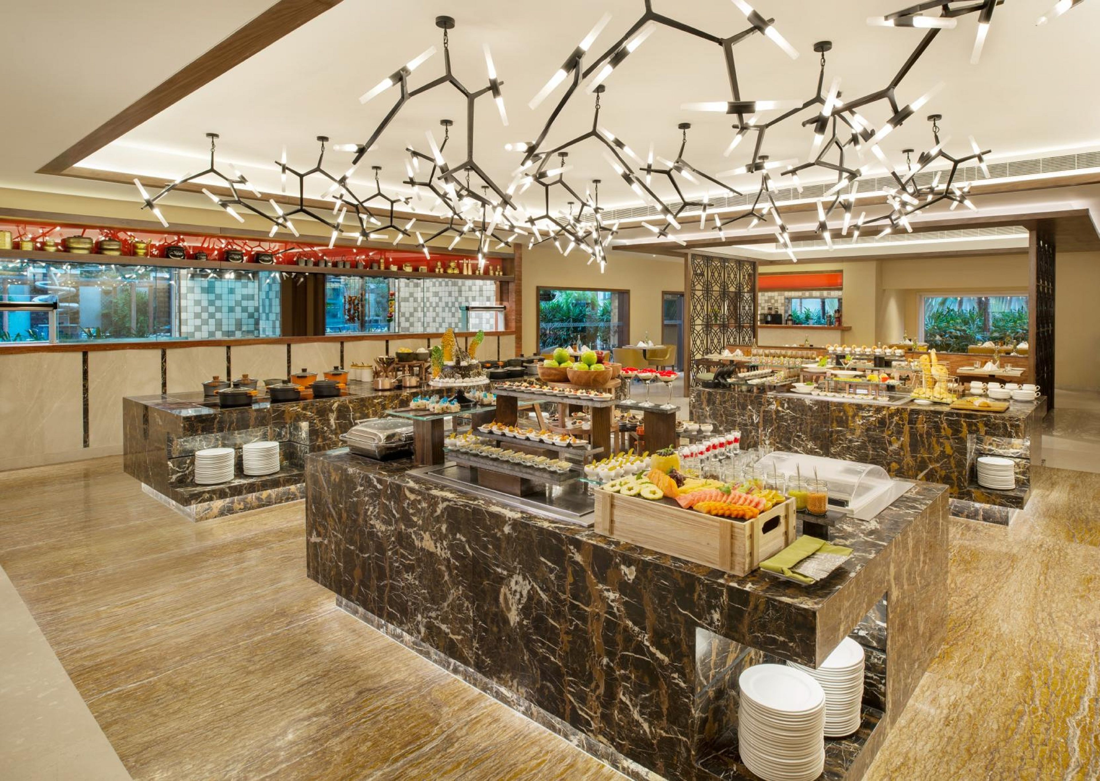 3 restaurants, breakfast, lunch, dinner served; chinese cuisine