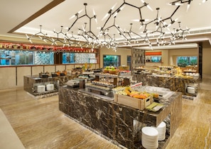 3 restaurants; breakfast, lunch and dinner served  - The Residency Towers Coimbatore (Coimbatore)