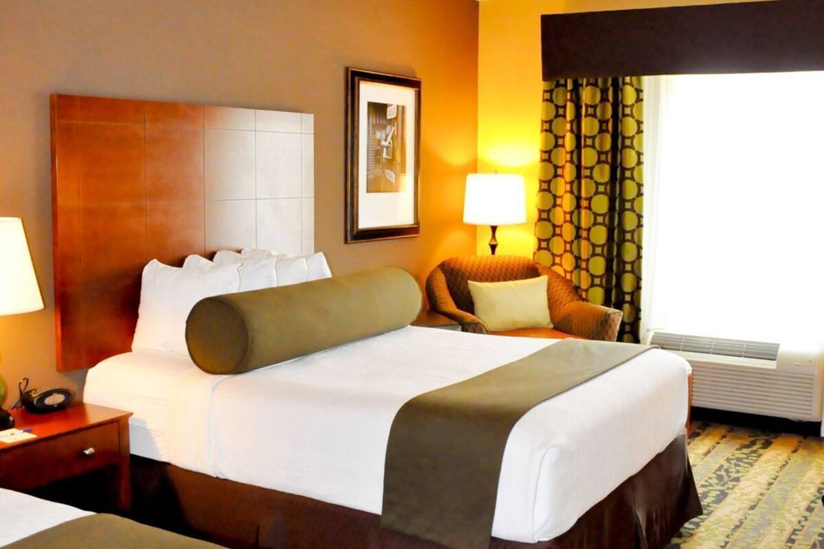 Pillowtop beds, desk, laptop workspace, iron/ironing board