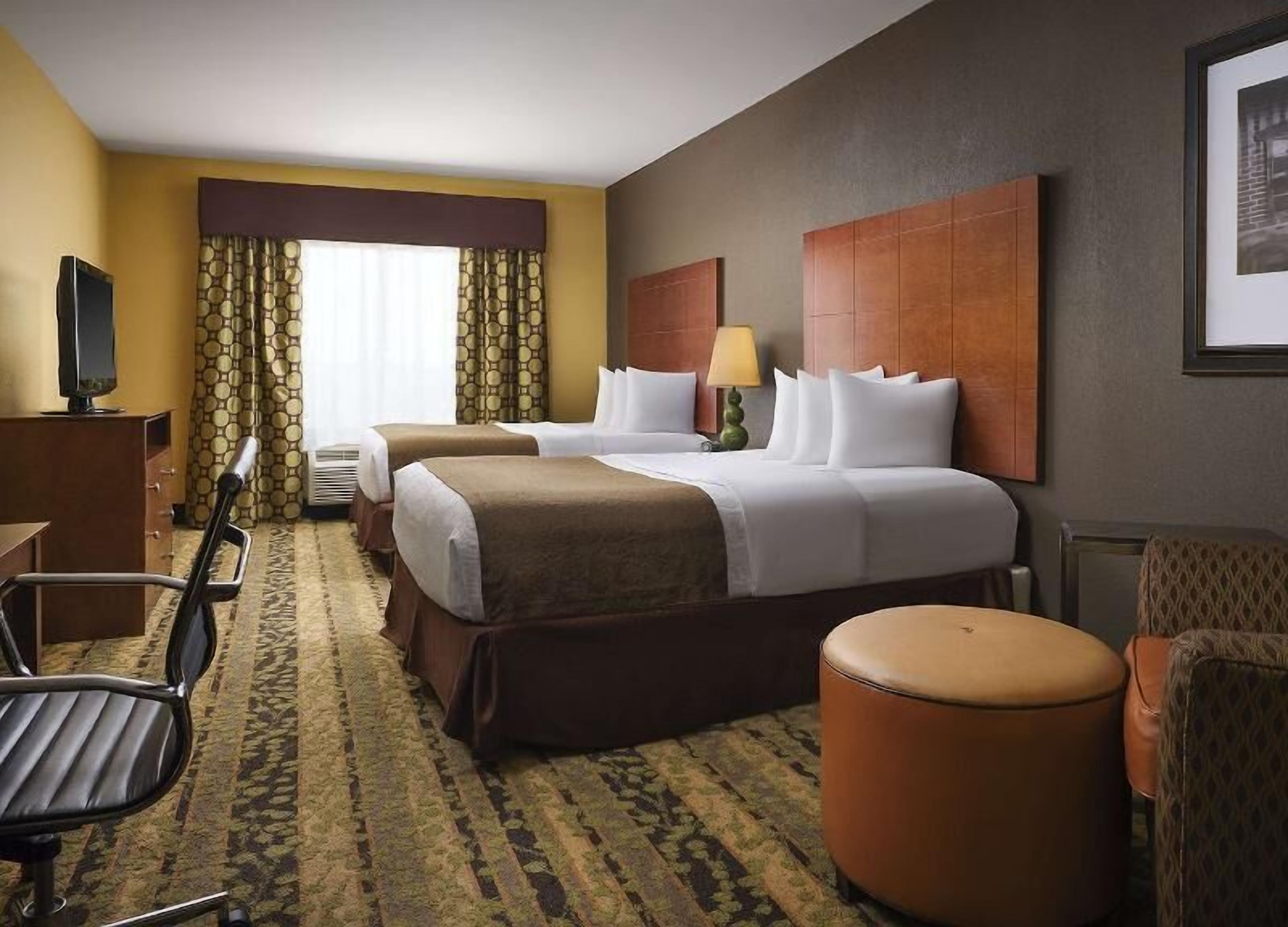 Pillowtop beds, desk, laptop workspace, iron/ironing board