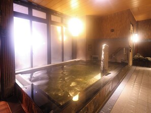 經濟單人房, 非吸煙房 (no shower booth) | 公共浴室