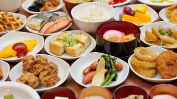 Colazione giapponese, servita tutte le mattine (2000 JPY a persona)