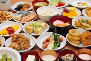 Desayuno japonés todos los días (con cargo)