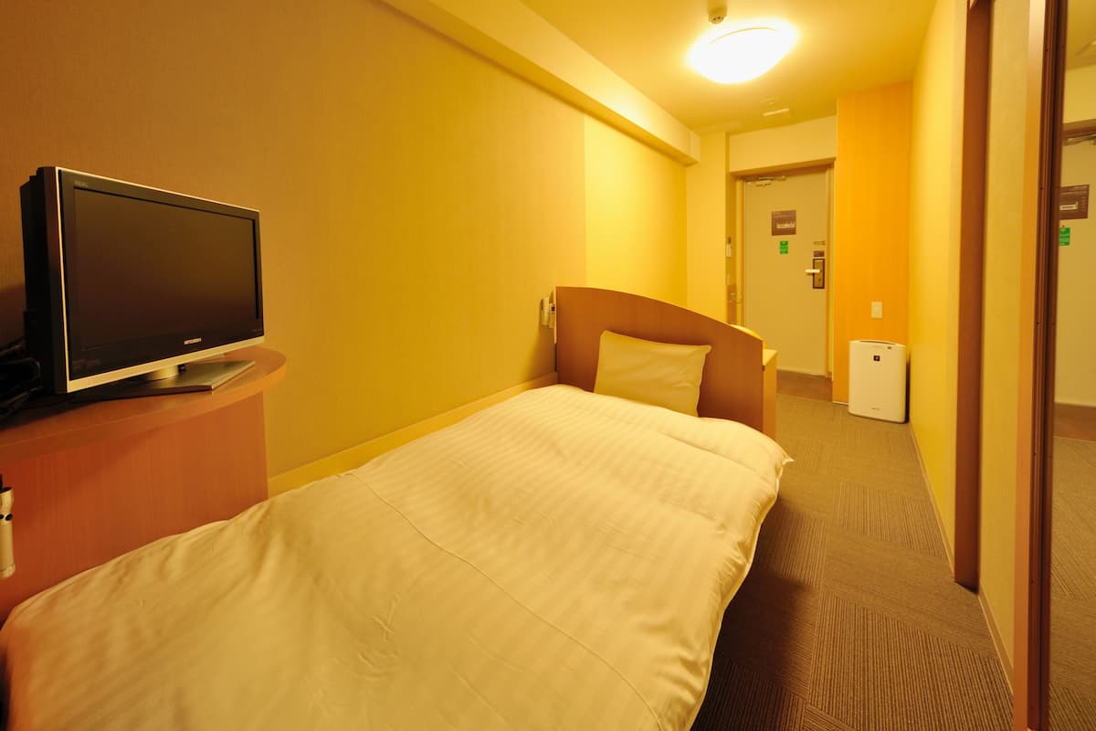 down duvets, desk, iron/ironing board, free wifi